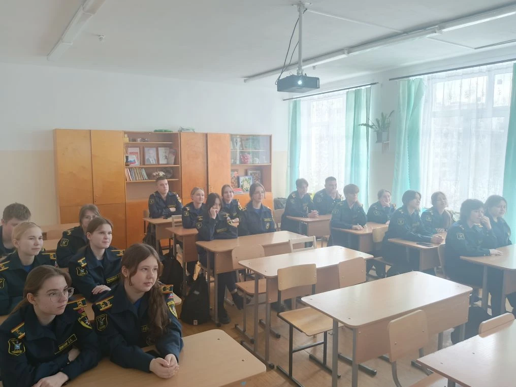 Продолжаем встречать весну с квизом "Мальчики Vs Девочки". ‎ ‎Сегодня в 10 классе был проведён интел