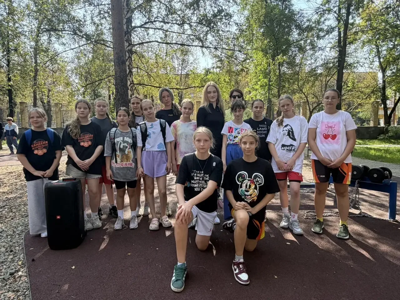 🏀Баскетболистки Школы Канделя провели зарядку вместе с главной красотой нашего города!