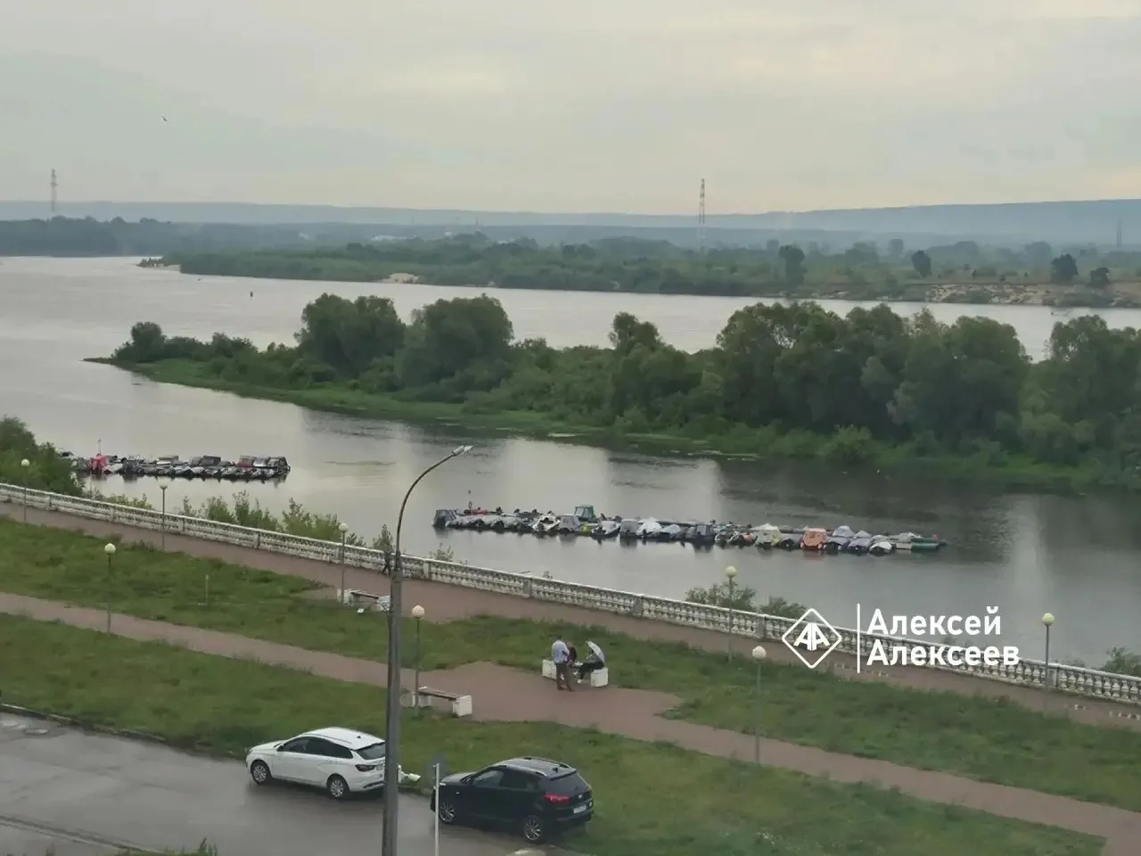 😱В Дзержинске на затоне сегодня сорвало лодочную станцию. 


Фото: Алексей Алексеев