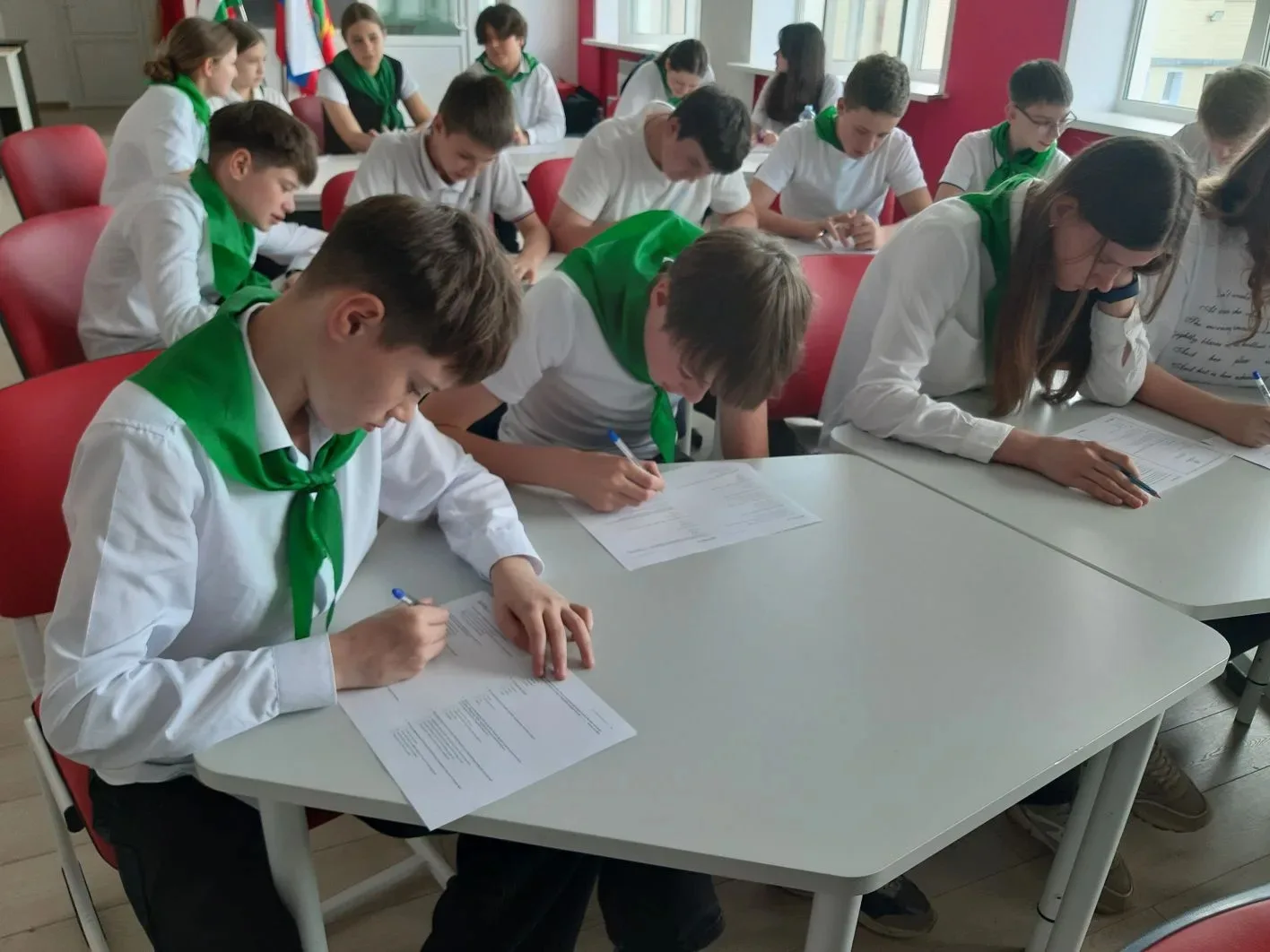 Учащиеся агрокласса приняли участие во втором Всероссийском агродиктанте.