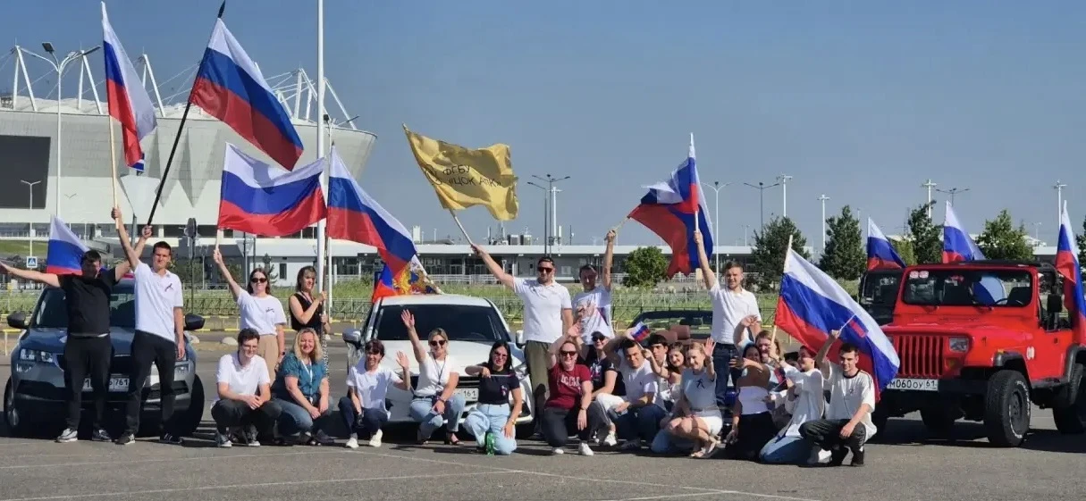 Коллектив ЦОК АПК принял участие в патриотических мероприятиях в преддверии Дня Государ...