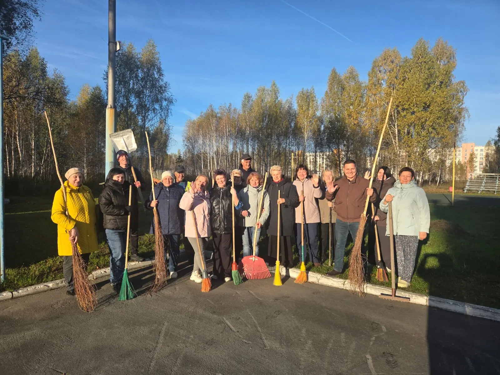 Ежегодно все сотрудники нашего Центра выходят на городской субботник.