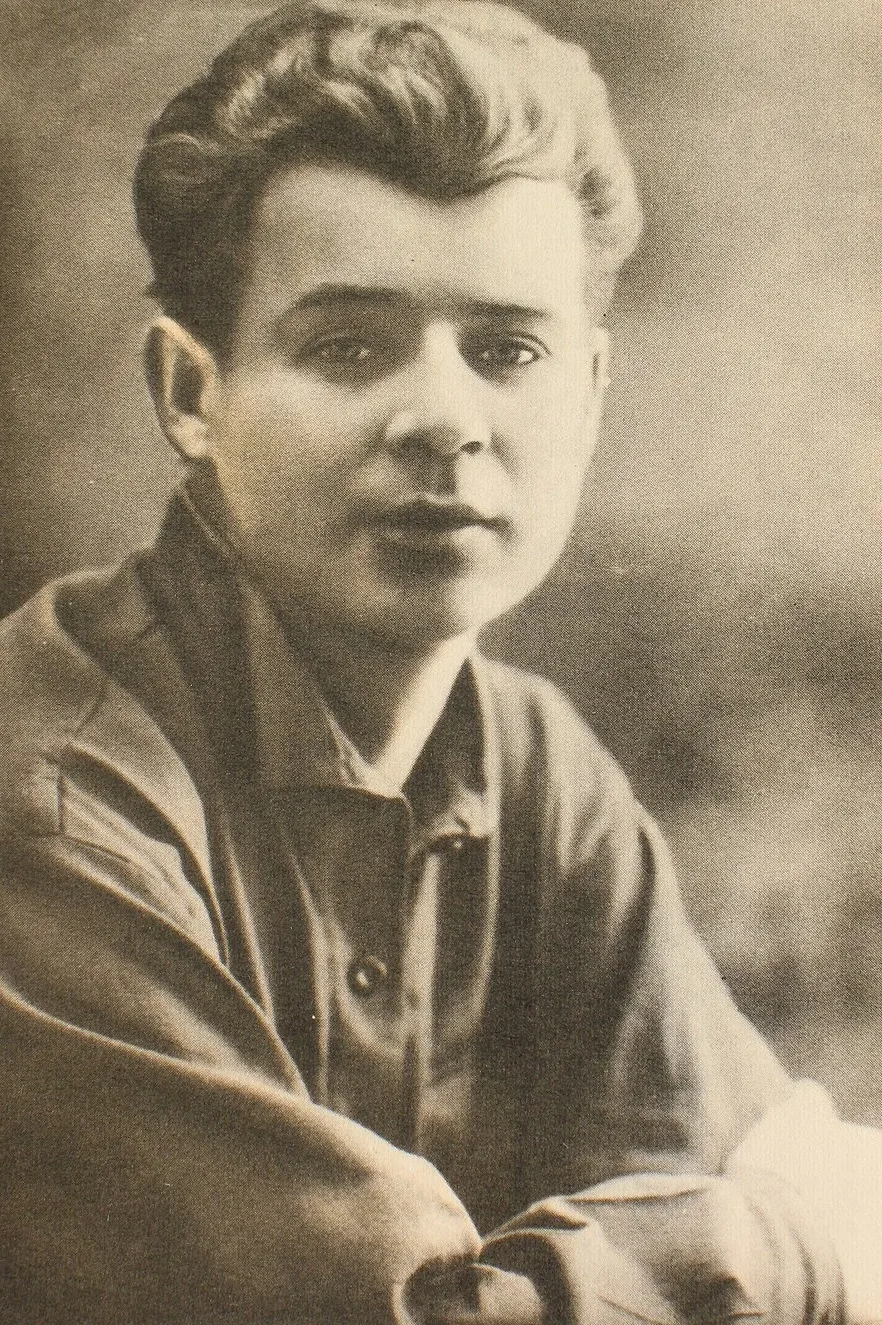 Я помню, любимая, помню  Сергей Есенин  Я помню, любимая, помню Сиянье твоих волос. Не радостно и не
