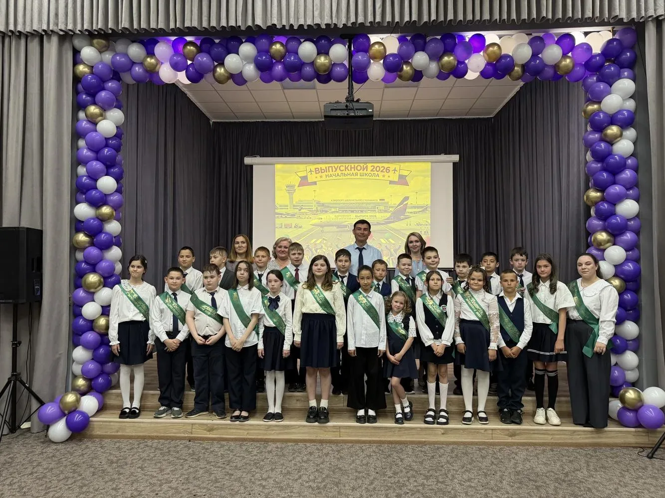 🎀🔔
🏫 25 мая в нашей школе состоялся традиционный праздник «До свидания, начальная школа!».

Учени