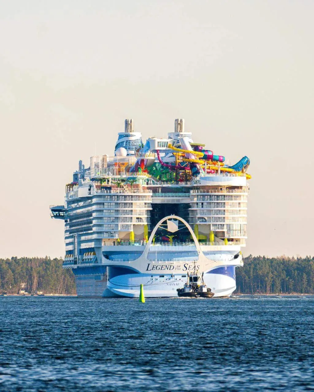 Legend Of The Seas: самый доступный круиз на супергиганте Royal 

Настоящая морская легенда Legend o