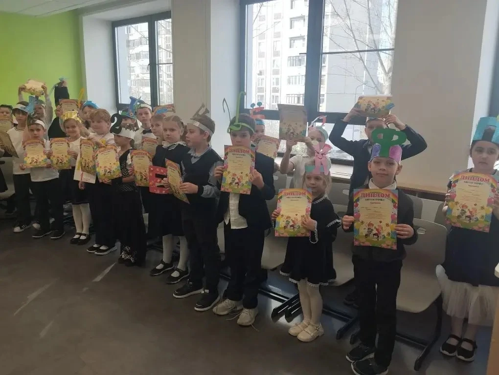 📖В 1А и 1Б классах прошёл праздник «Прощание с Азбукой»  💪Он был посвящён первой школьной победе, ко