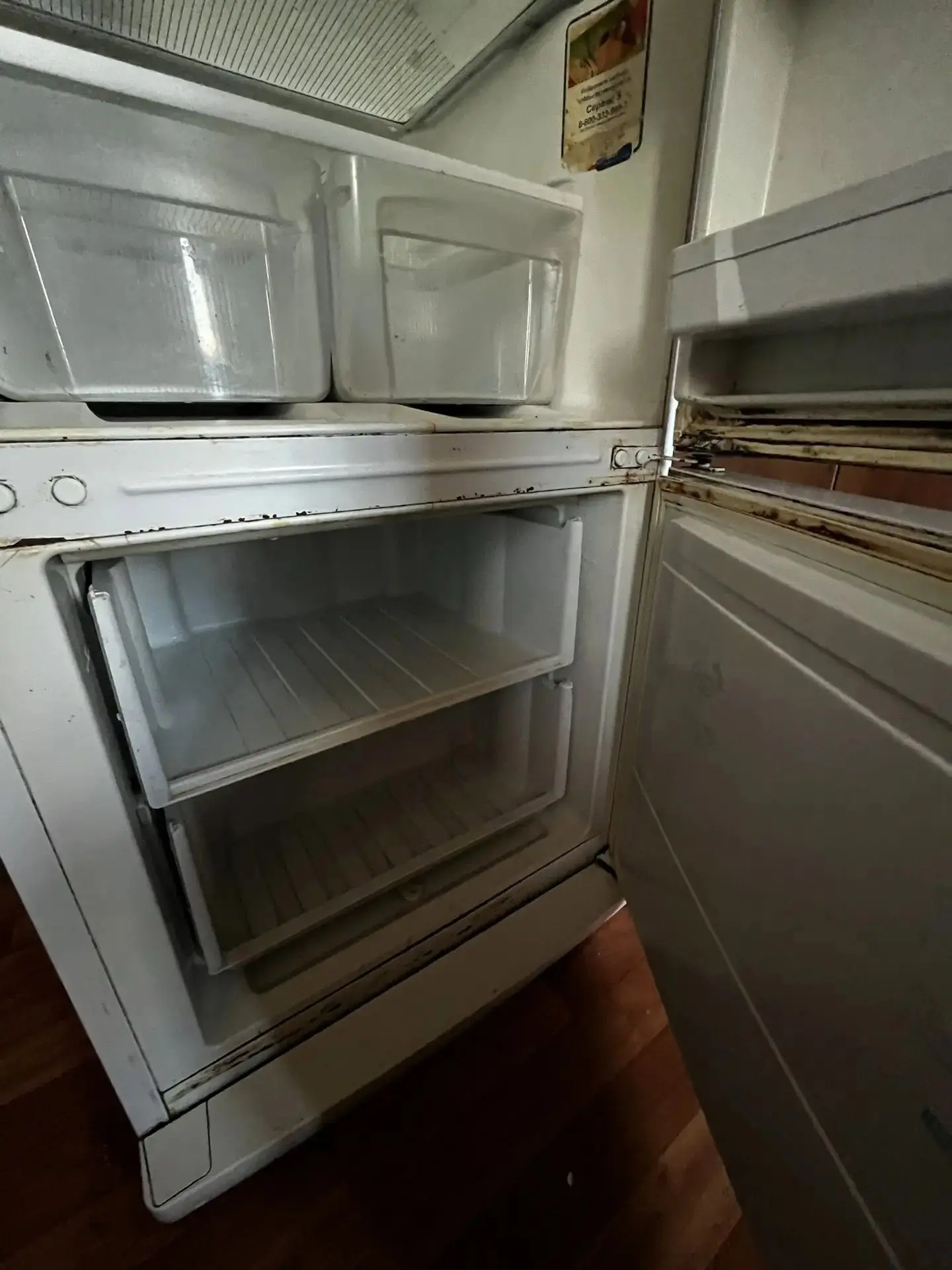 Продам рабочий холодильник 5000р, 89048506306