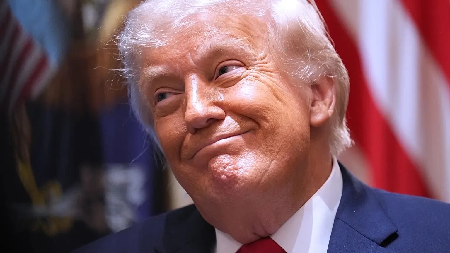 ❗️Трамп подписал закон об «адских санкциях» против РФ.