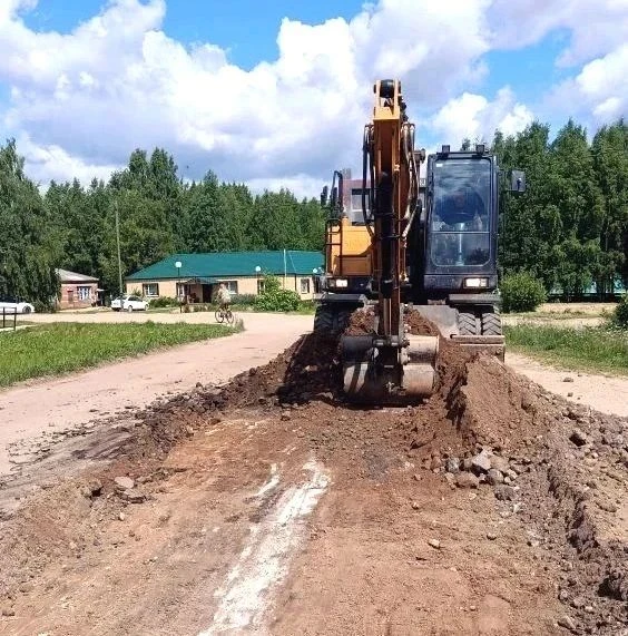 В деревне Мосеево стартовал ремонт дороги — центральная усадьба заметно преобразится уже к середине 