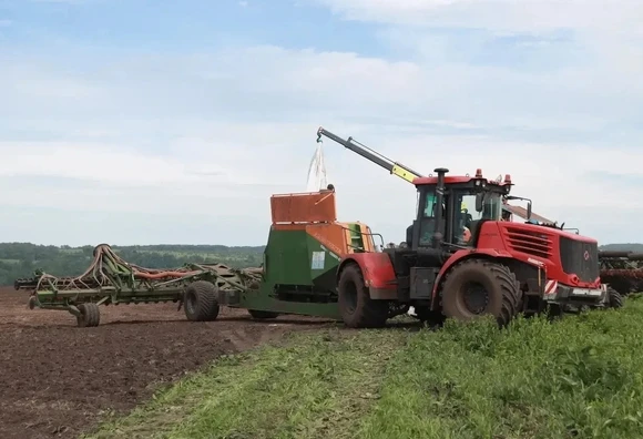 Кузбасс завершает посевную с перевыполнением плана                                     ...