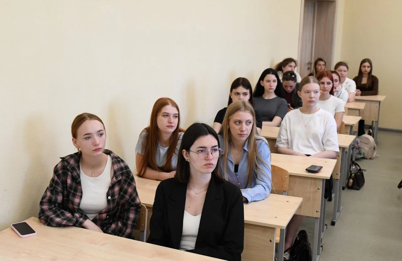 🎓 Научный десант Минобрнауки России в МГУ имени А.И. Куинджи  На площадке университета прошла масшта