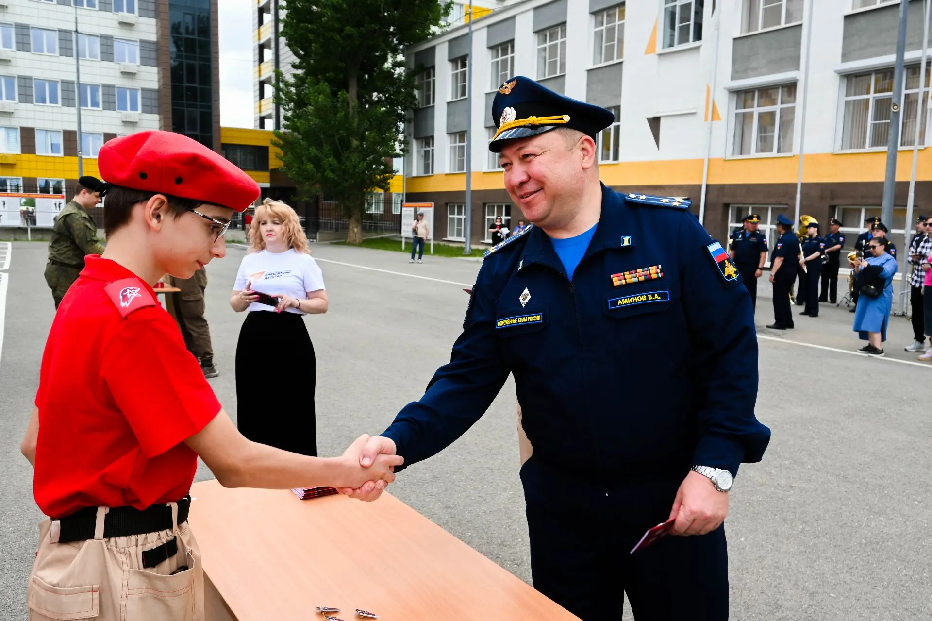 80 школьников вступили в ряды регионального движения ВВПОД «ЮНАРМИЯ»   В военном учебном центре АГУ 