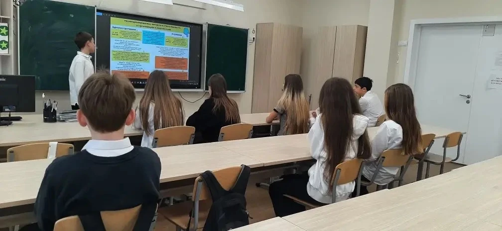 ✅В школе прошли классные часы, посвященные теме «Несанкционированные митинги и ответственность несов