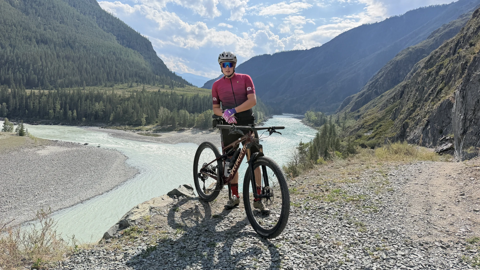 🚲 Помощник машиниста электровоза эксплуатационного локомотивного депо Барнаул Евгений ...