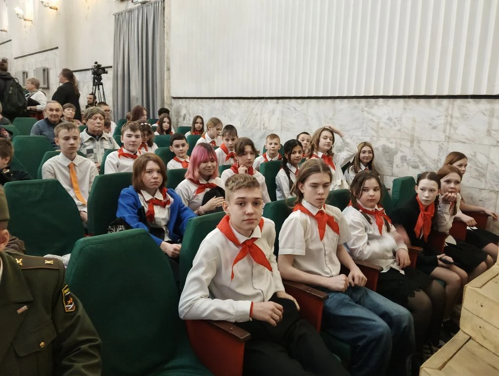 6 марта в КДЦ им. Станиславского прошли торжественные мероприятия, посвящëнные 80-летию...