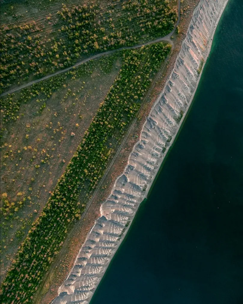 Утёс Синее Лбище в Саратовской области  Когда-то очень давно эта водная гладь и породила громадный о
