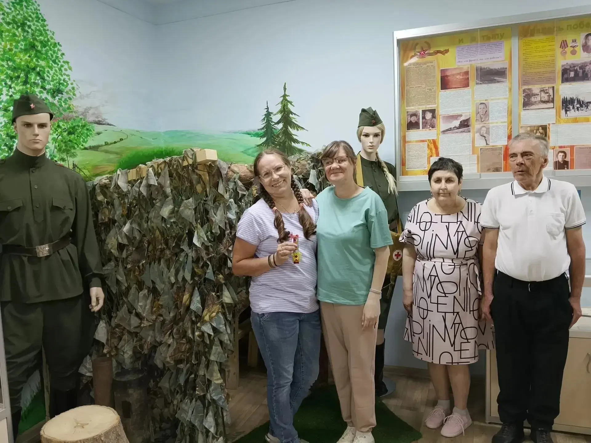 Проживающие Сарсинского филиала посетили Октябрьский районный музей, в котором хранится богатое и ра