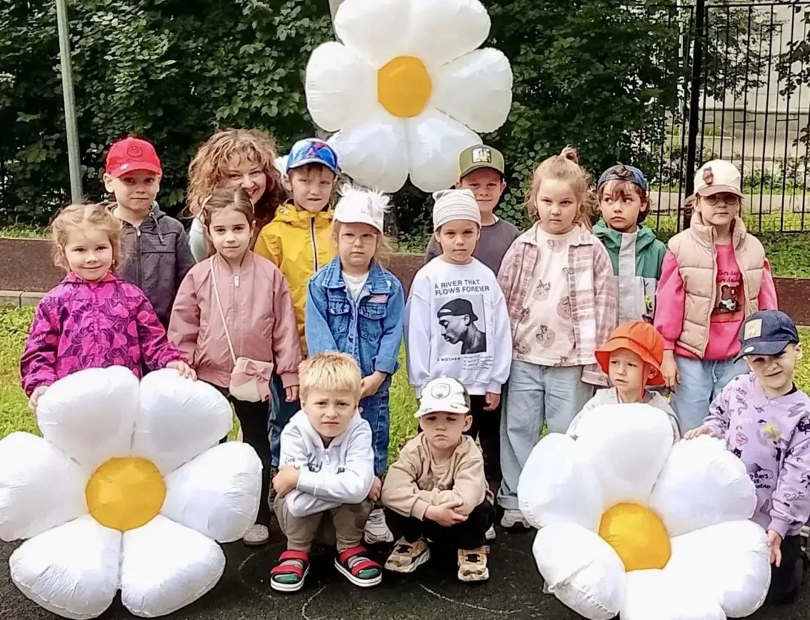 ❤️ Праздник, согретый любовью

🌼 Сегодня в нашей стране отмечается один из самых добрых и душевных 