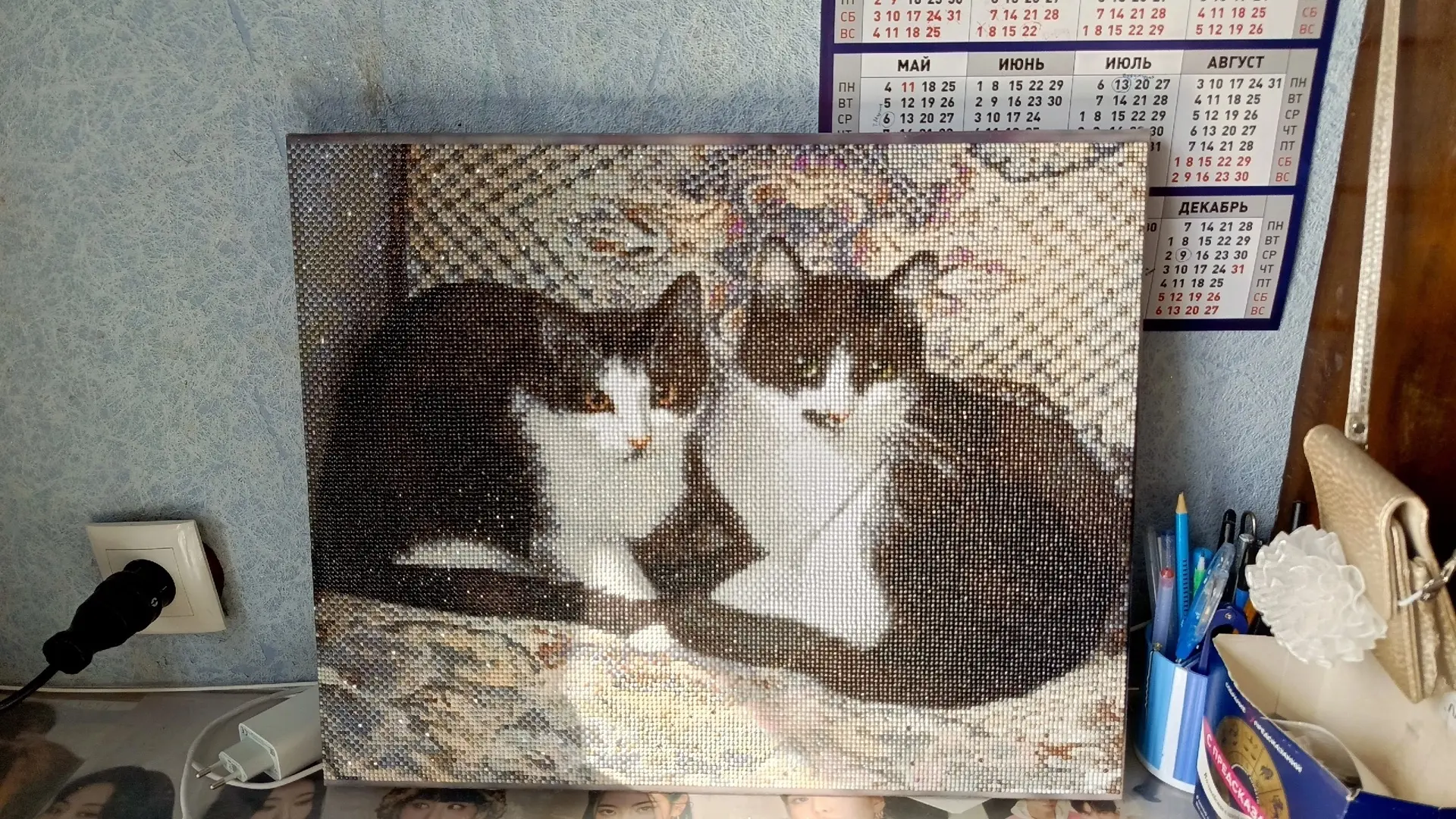 Когда в доме живут коты - искусство рождается само собой 😺