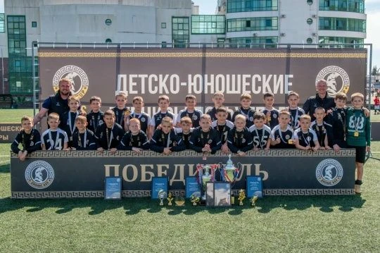 Гордимся лицеистами! Шалютин Алексей получил грамоту «Лучший защитник турнира» и был признан Лучшим 
