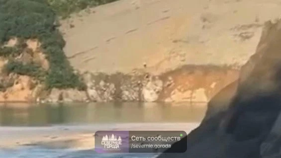 В Нижнем Тагиле на Лебяжинском карьере из‑за обвала грунта погибла 13‑летняя девочка. В тот день на 