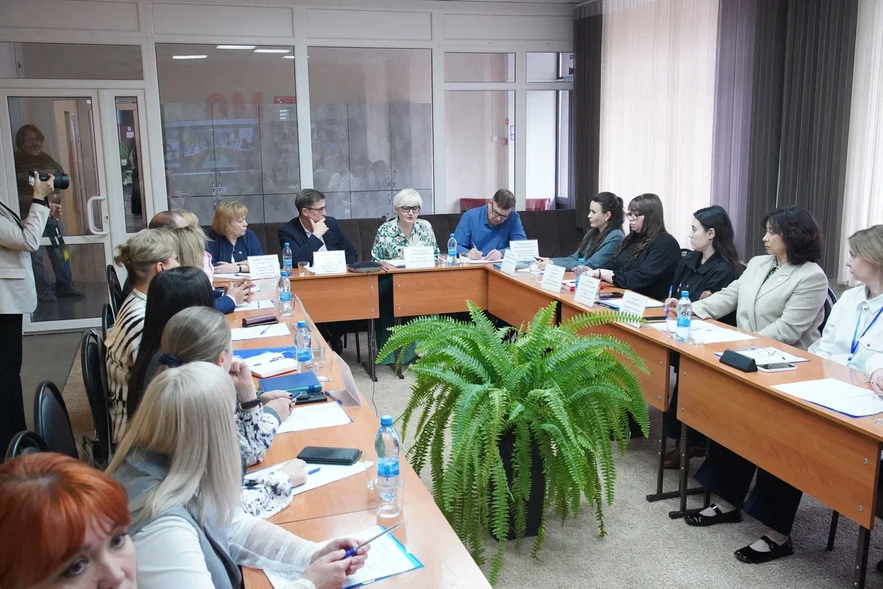 Берёзовский принял заключительный в этом году День министерства образования.
