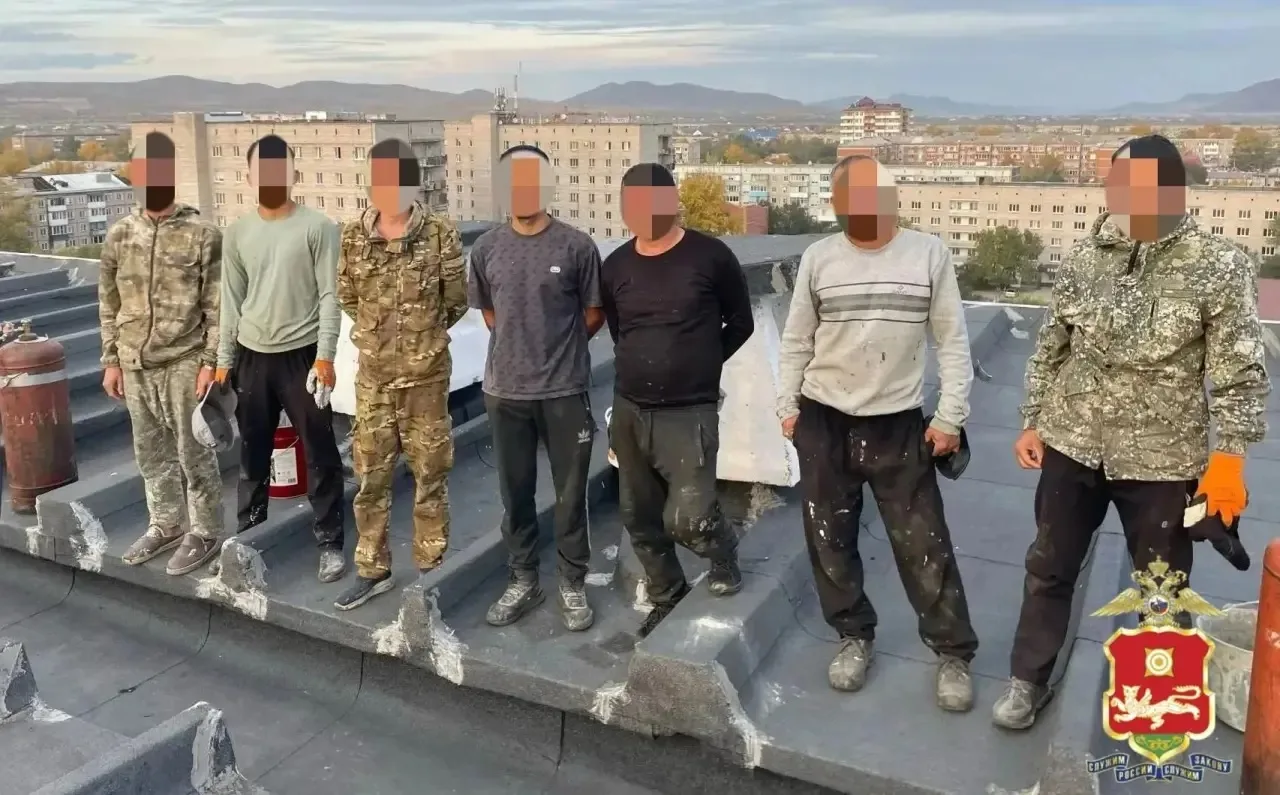 В Черногорске полицейские выявляют нарушения миграционного законодательства 🤝