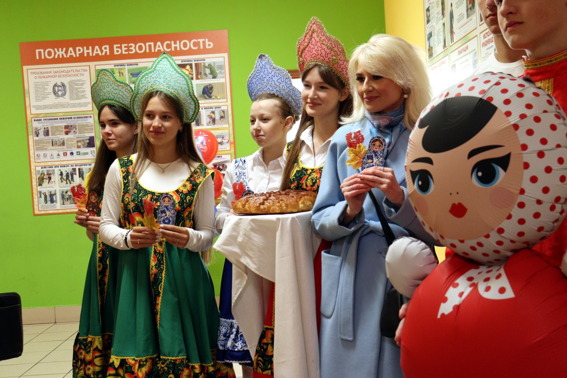 ДЕНЬ УЧИТЕЛЯ В ГОД ЕДИНСТВА НАРОДОВ РОССИИ
