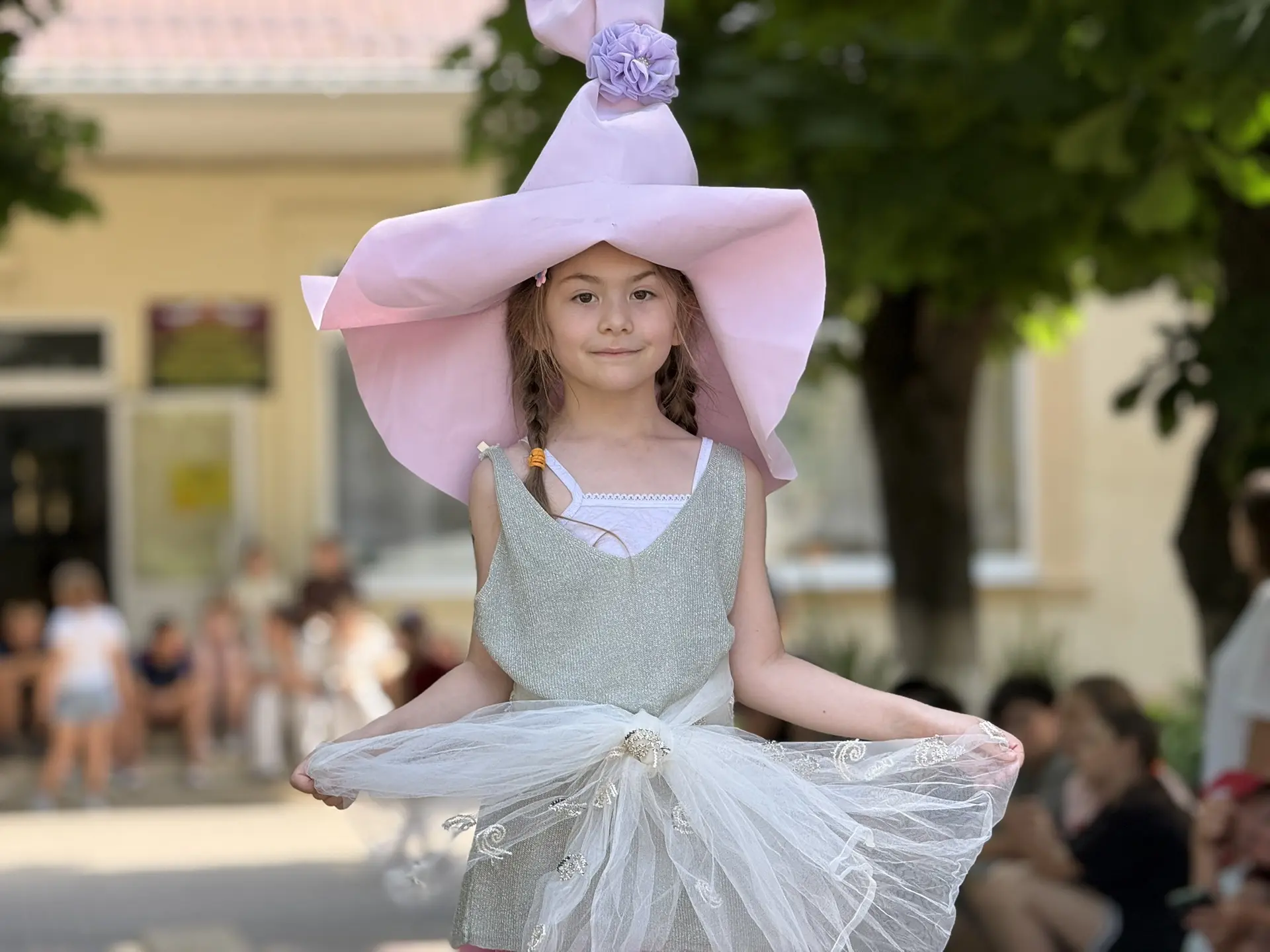 🧑‍🌾«ОГОРОДНЫЙ ХОЗЯИН»🧑‍🌾

🥕Сегодня состоялся конкурс на лучший костюм огородного пугала. Под зв