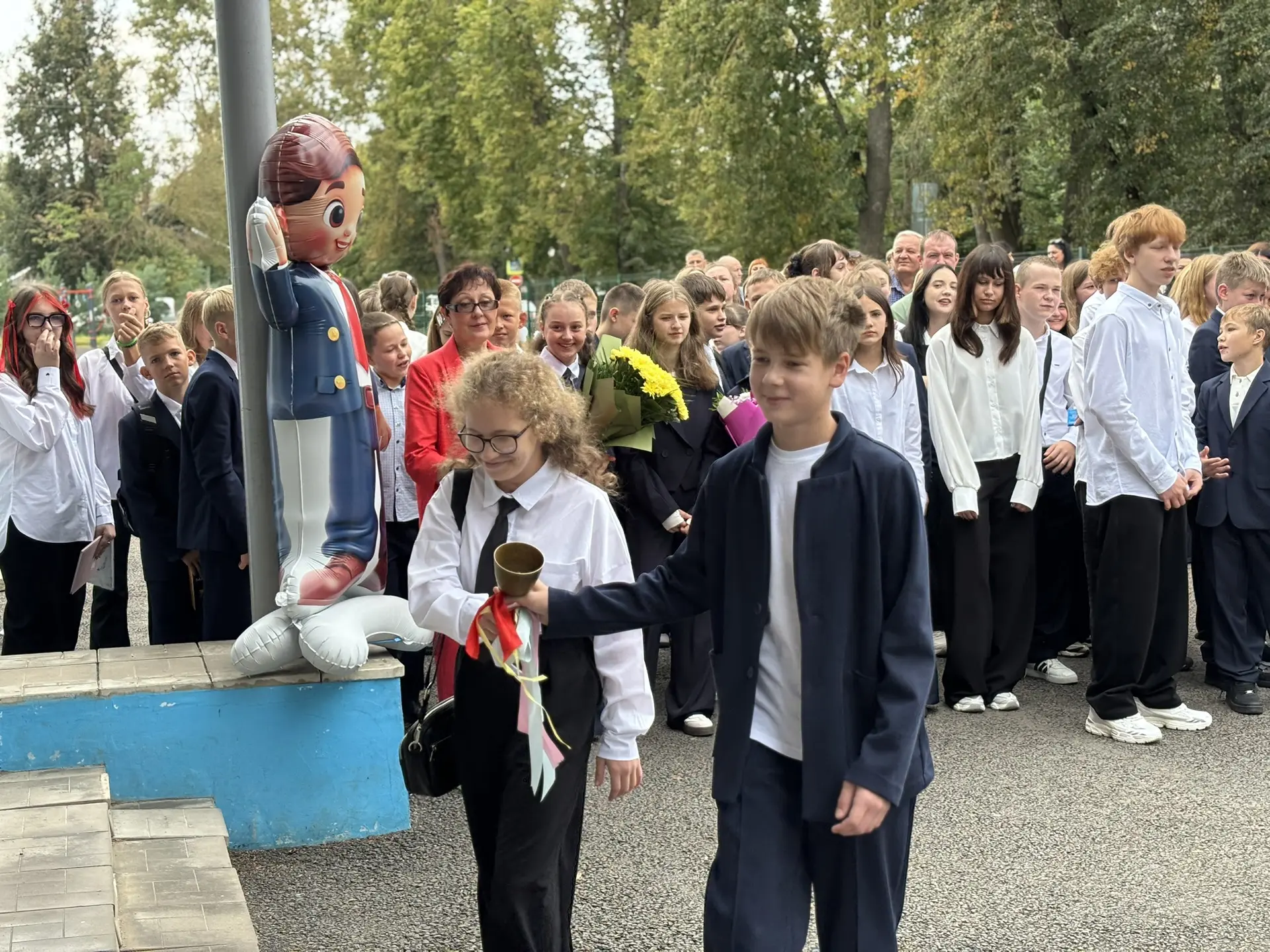 🎉Торжественная линейка в Первой Пушкинской школе! 🎉