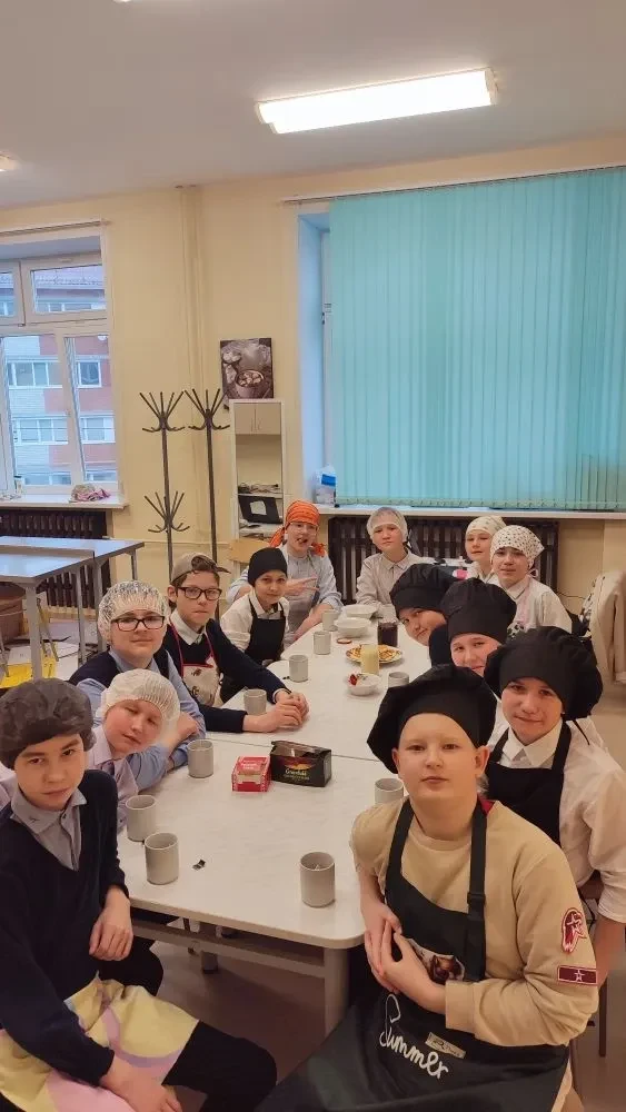 "Битва шеф-поваров" в 31 школе, почему бы и нет?🧑‍🍳                             Уроки технологии в 4