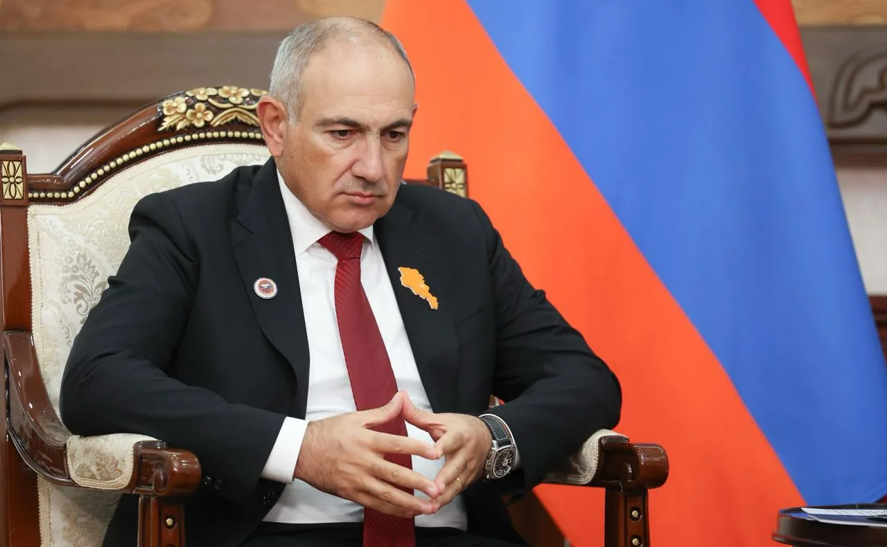 Мудрый помидорный геополитик изучил все договоры и решил, что закон о начале вступления...