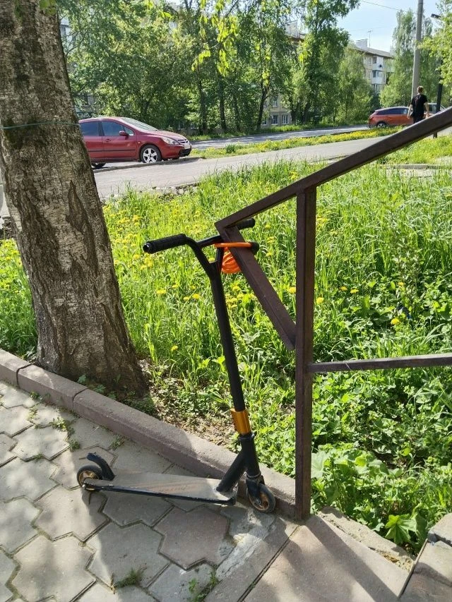 Экстренные новости из языковой школы!
Summer duties, они такие: одни изучают английский, играя в инт