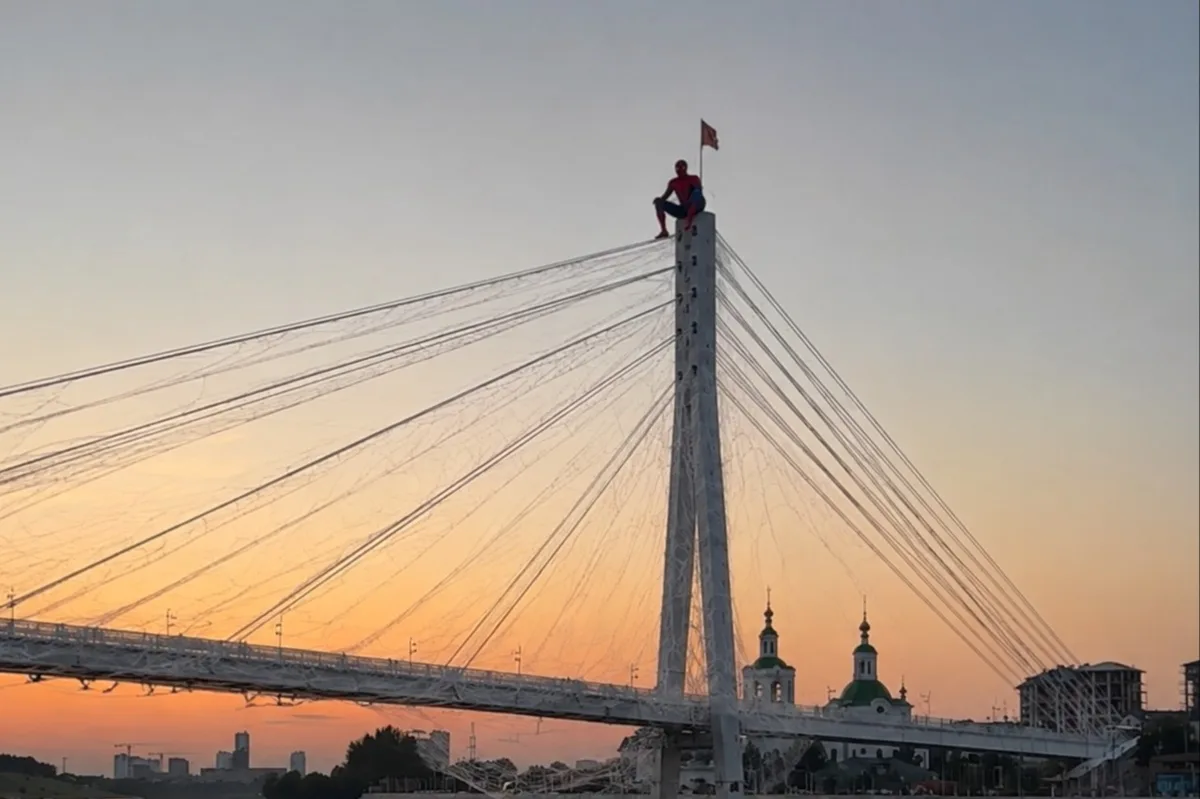 Тюмень попала в паутину Человека-паука 🕷️