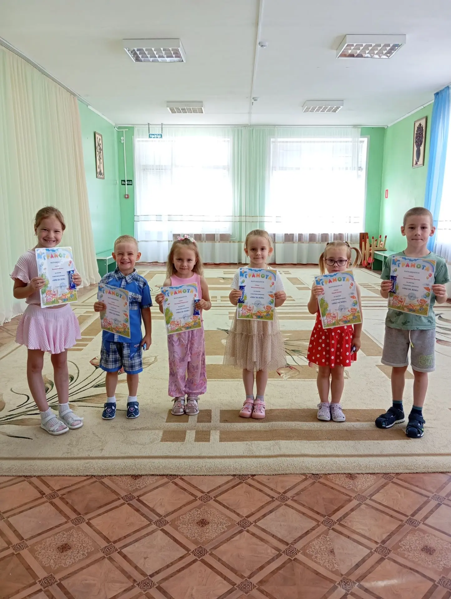 🎨 Выставка рисунков «Мы за ЗОЖ» завершена! 🍎🏃‍♂️