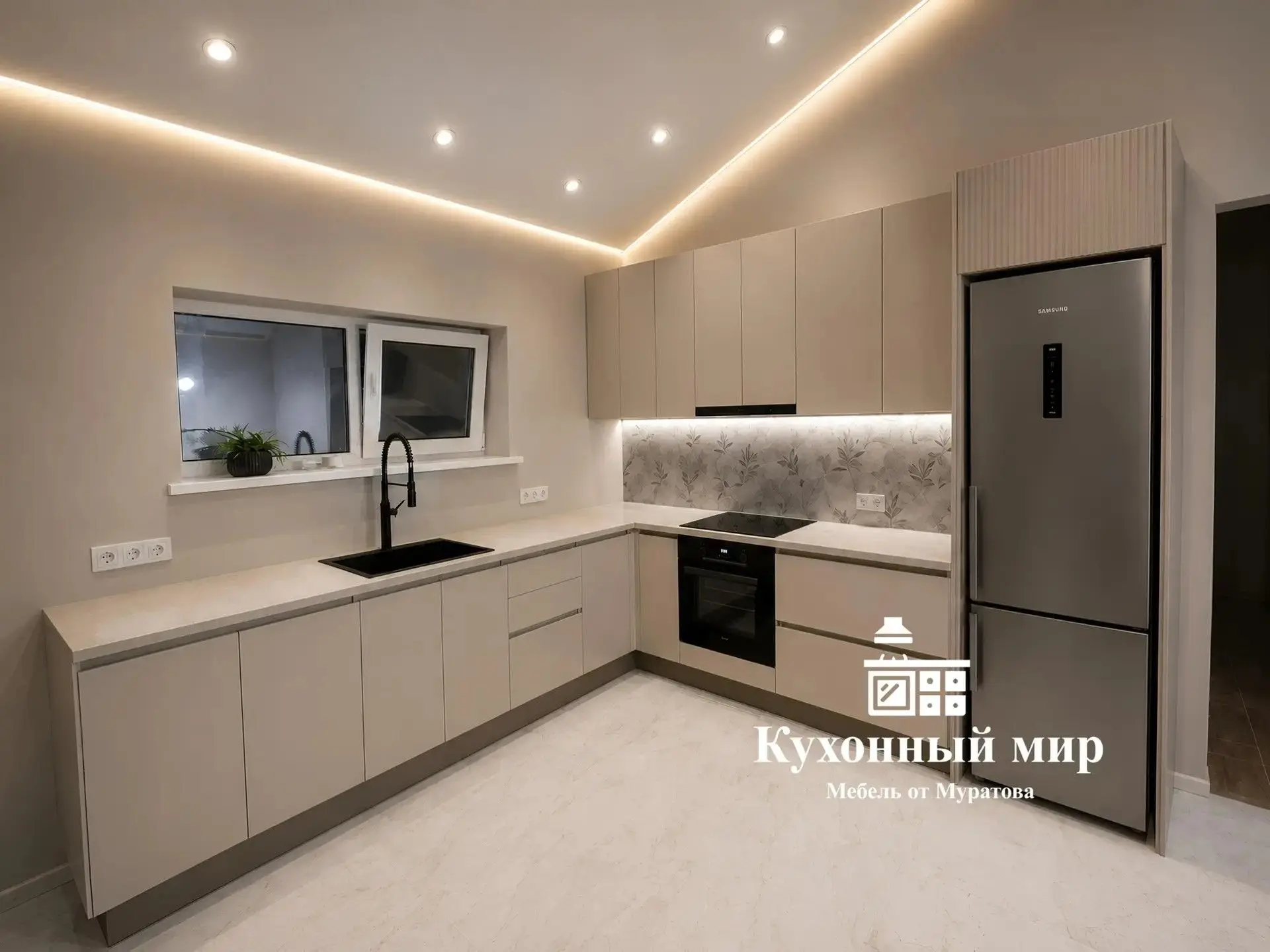 ✨Современная кухня в светлых оттенках с акцентом на чистые линии и продуманную эргономику.