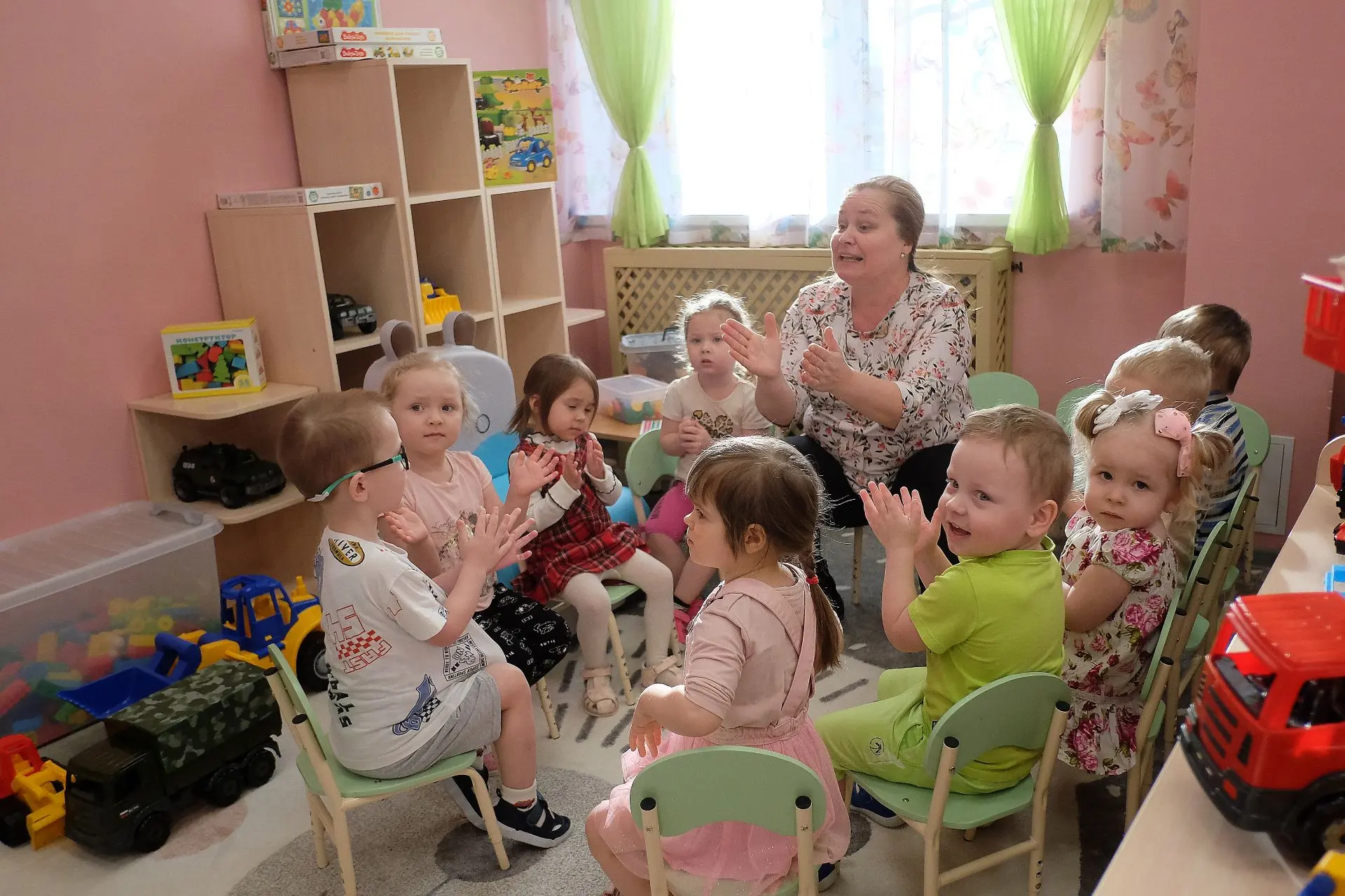 Уважаемые воспитатели, работники детских садов и ветераны дошкольного образования! Позд...