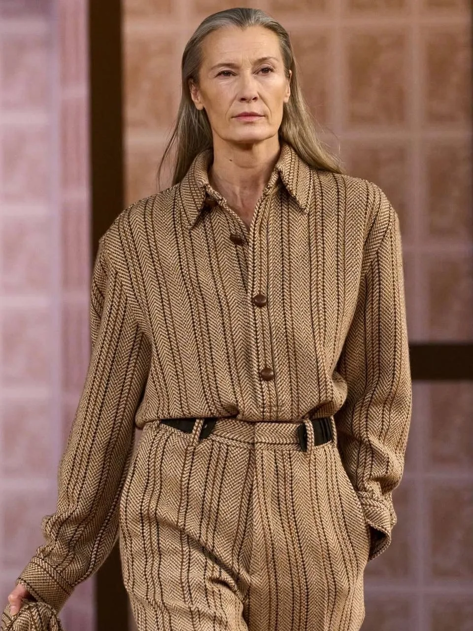 Zegna показал коллекцию Summer 2027 на причале Малибу.

Коллекция называется La Villeggiatura — итал
