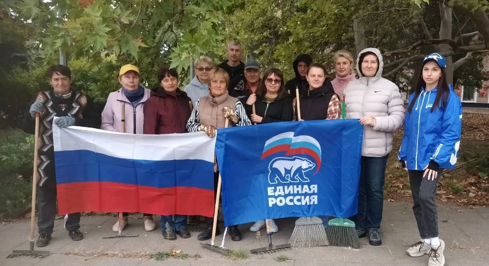 🍁Сегодня, 1 октября, в рамках проекта "Городская среда" партии "Единая Россия" сотрудн...
