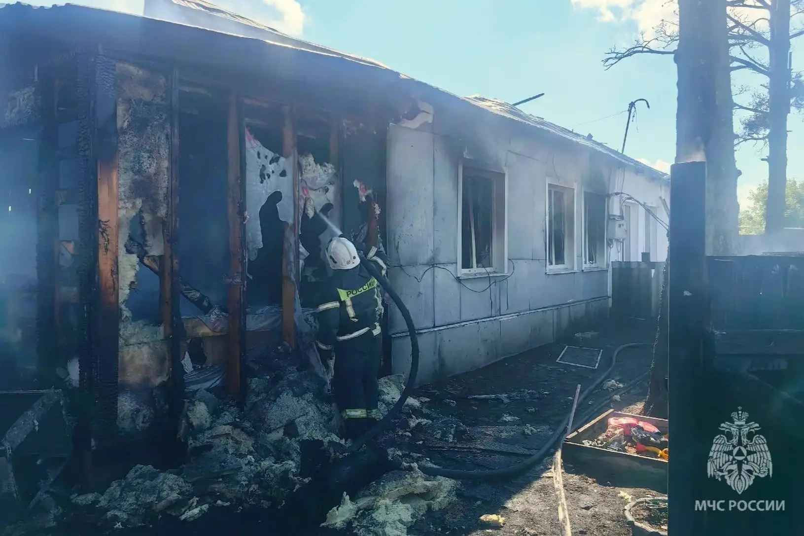 😱Смертельный огонь в Омской области: 2 человека погибли при пожаре.