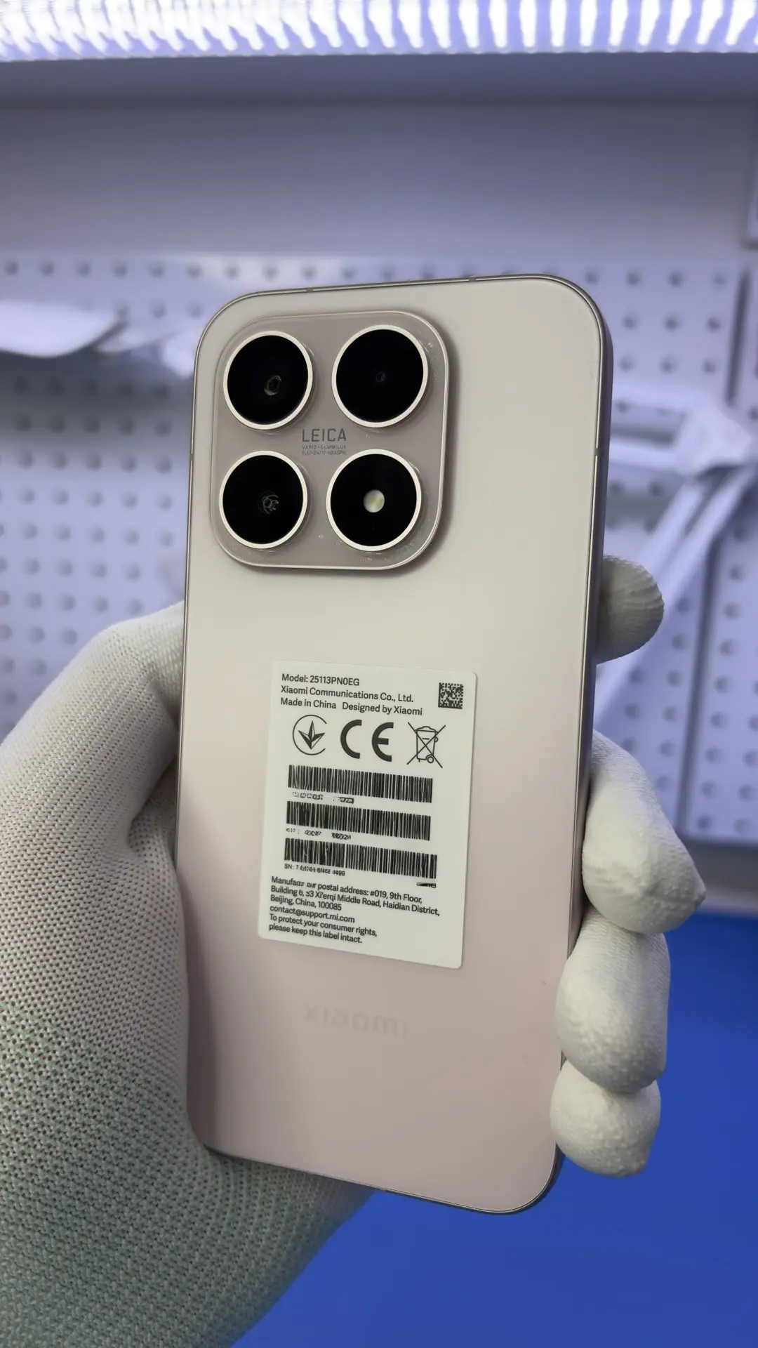 Месяц после покупки и сразу в сервис😐

📱На ремонте Xiaomi 17, перестал работать дисплейный модуль.