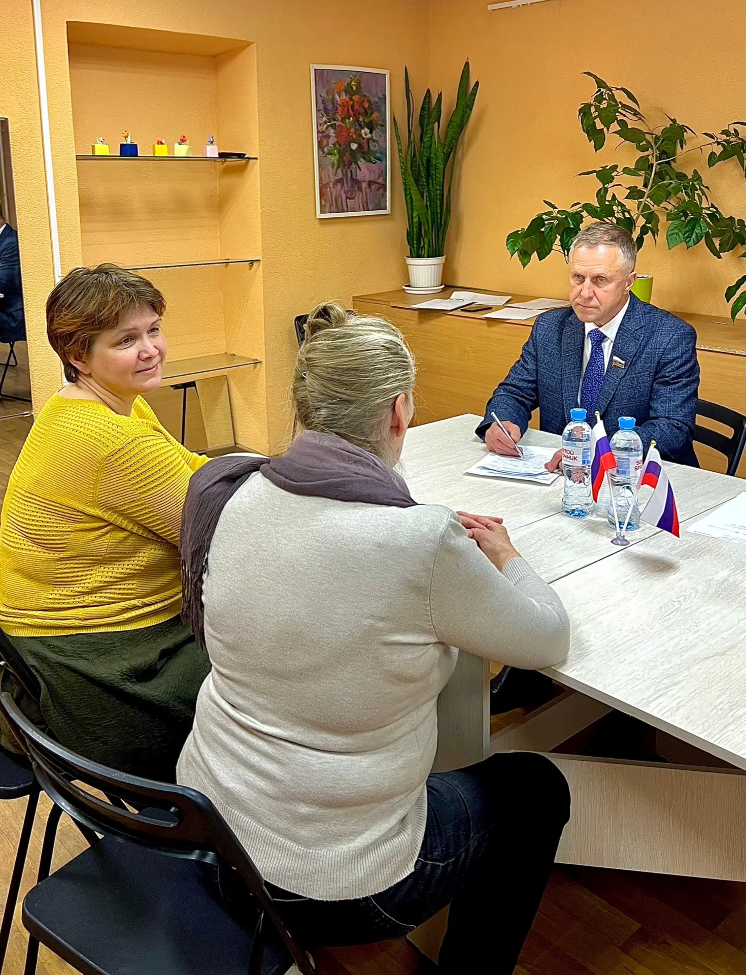 Провёл очередной большой приём жителей с ул. Гоголя; Суетинской; набережной Федоровског...