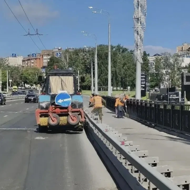 АО «Дорэкс» продолжает работы на улицах города Чебоксары   О фронте работ на сегодня, 25 мая, расска