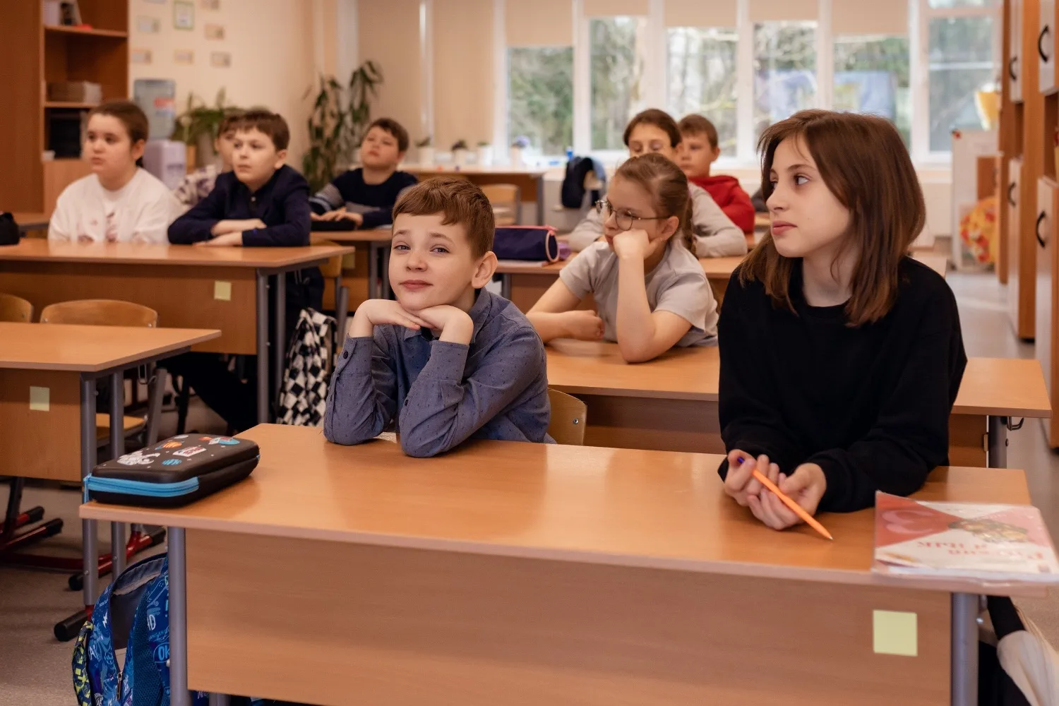⭐️Начало новой недели в нашей школе⭐️  ✔️Неделя стартовала с традиционной торжественной церемонии - 
