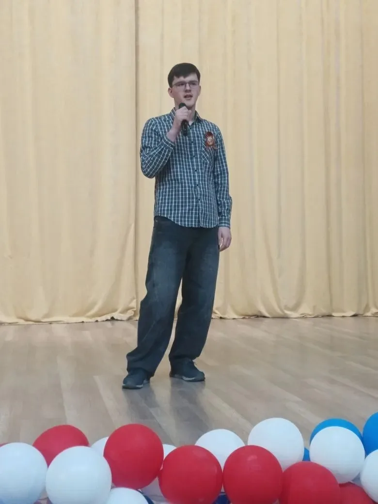 Студент Анапского индустриального техникума специальности "информационные системы и программирование