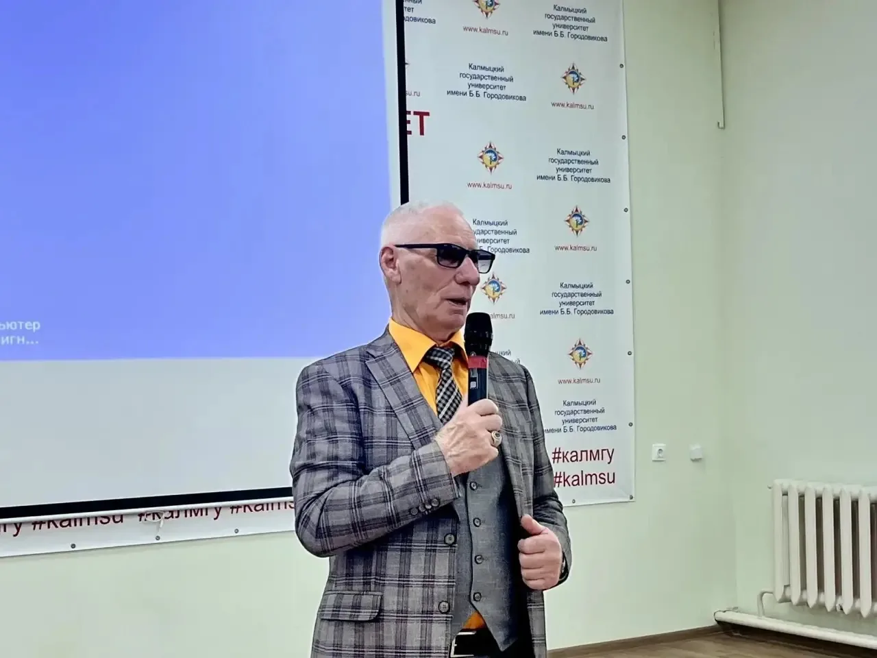 День флага, Конституции и поэзии Махтумкули в нашем университете 🇹🇲  20 мая туркменские студенты и с