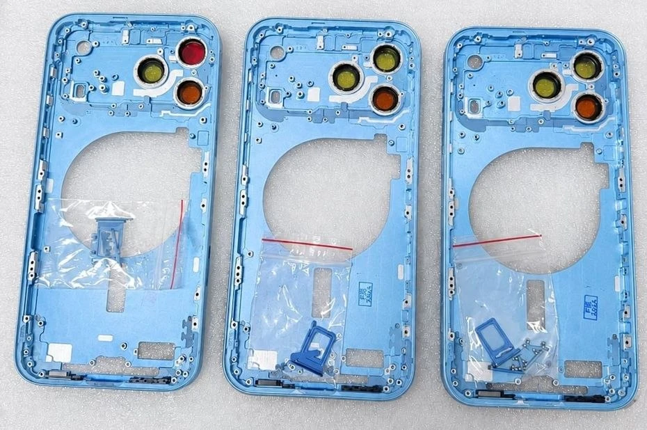 Корпусы для iPhone 18 Pro впервые показали на фото 

Производители аксессуаров раскрыли дизайн будущ