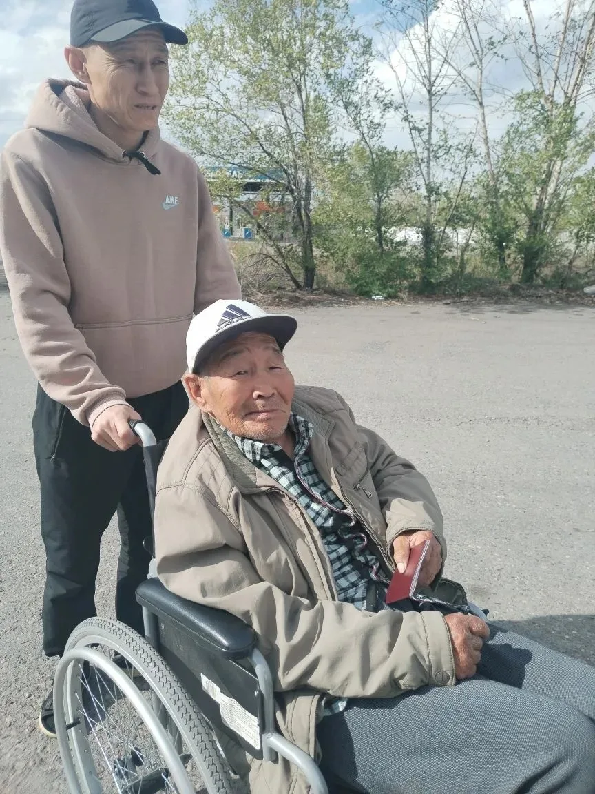 💔 «Выгнали на улицу, когда перестал ходить: история 68-летнего Виктора Алдын-ооловича, у которого не