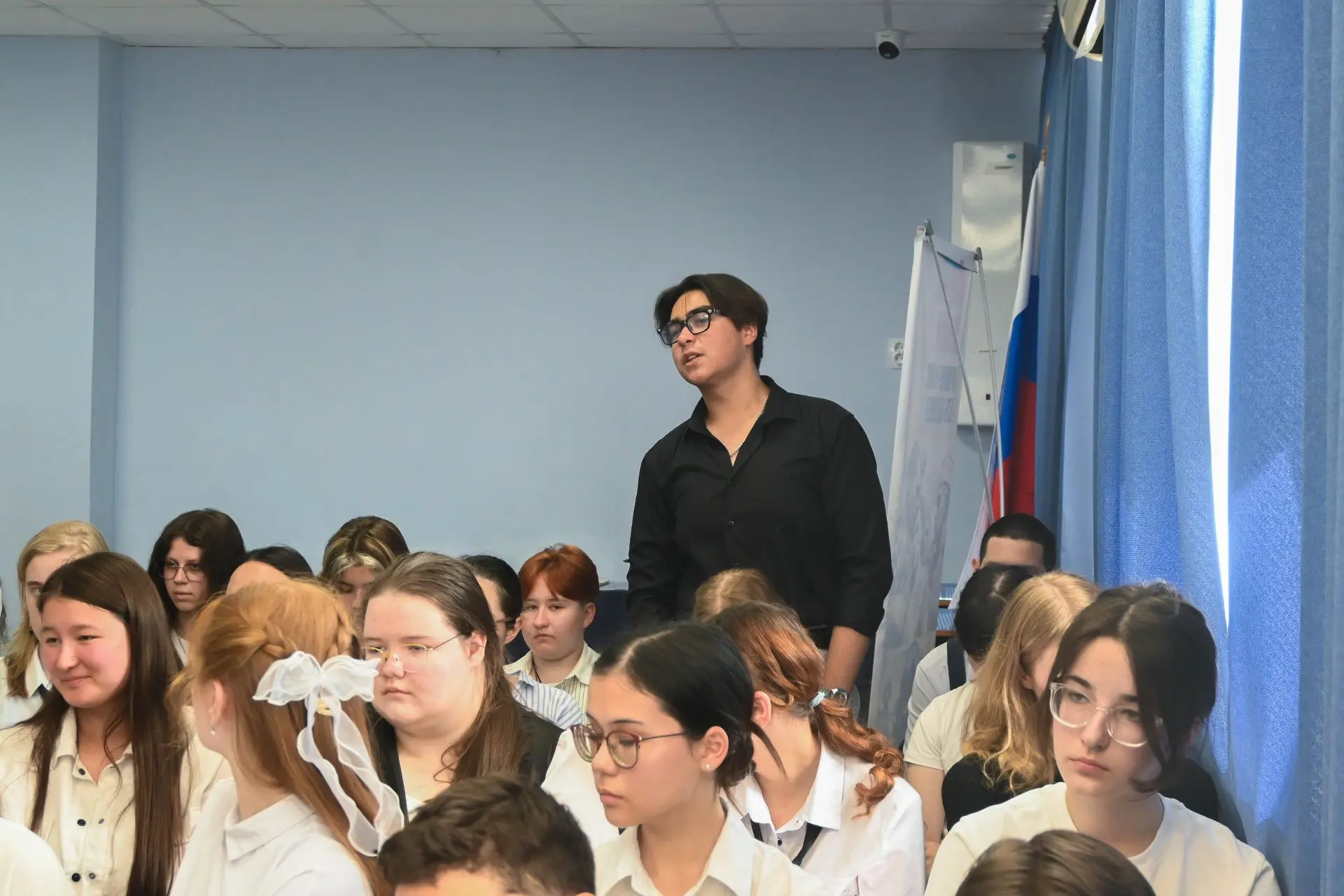 Ученики лингвистической гимназии встретились с ветераном СВО  В рамках всероссийского проекта «Диало