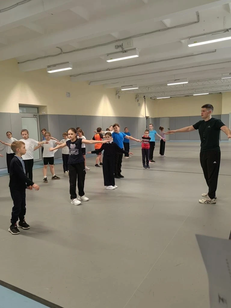 В нашей школе утро началось не с кофе, а с мощного заряда энергии! ⚡️🙌  7 апреля мы отметили Всемирн
